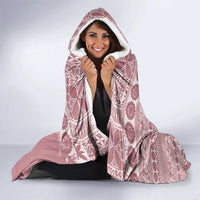 Fiji Marau na Kerisimasi Hooded Blanket Dusty Rose Tagimoucia Tapa Masi Tribal - Polynesian Pride