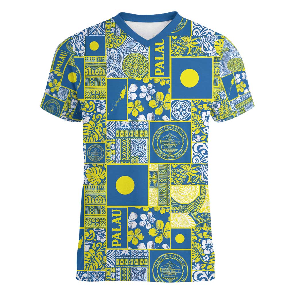Palau Ungil Kurismas Women V-Neck T-Shirt Pacific Patchwork Xmas Vibes - Polynesian Pride
