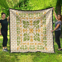 Squares Puakenikeni and Kalo Quilt Beige Palaka Hawaiian Quilt Pattern - Polynesian Pride