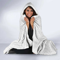Lotu Tamaiti White Tongan Ngatu Hooded Blanket Polynesian Tribal Fonulei Pattern - Polynesian Pride
