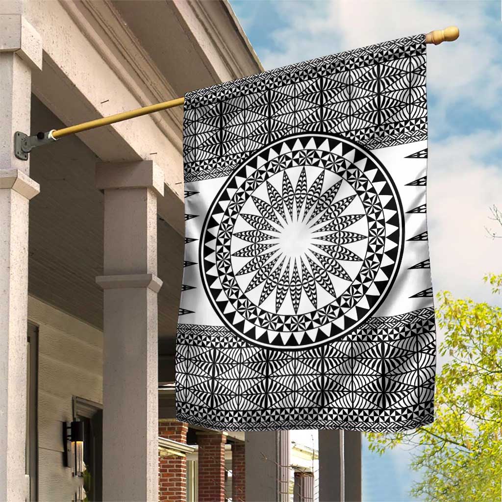 All White Tonga Malo e lelei Garden Flag Vintage Ngatu Tribal Pattern - Polynesian Pride