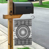 All White Tonga Malo e lelei Garden Flag Vintage Ngatu Tribal Pattern - Polynesian Pride