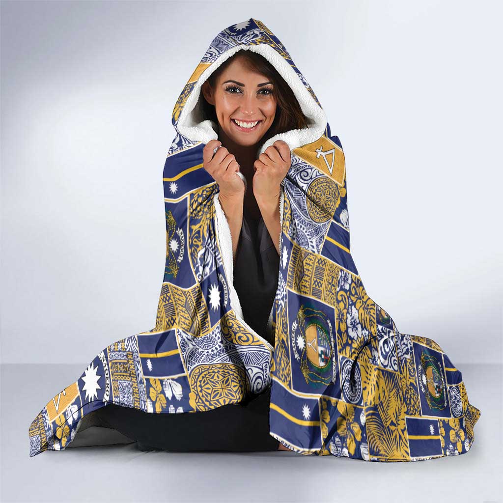 Ekamawir omo Nauru Hooded Blanket Pacific Patchwork Xmas Vibes - Polynesian Pride