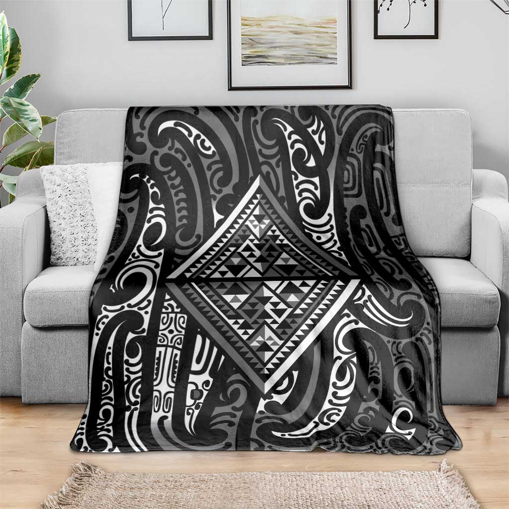 New Zealand Maori Taniko Blanket Black Kowhaiwhai Puhoro