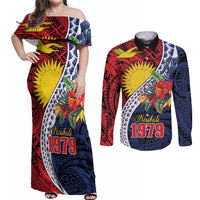 Flag of Kiribati Polynesian Pattern Couples Matching Off Shoulder Maxi Dress and Long Sleeve Button Shirt Est 1979 With Tropical Flowers