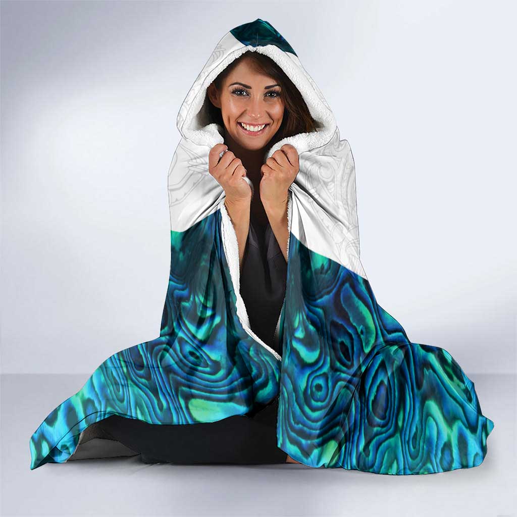 Custom New Zealand Aotearoa Hooded Blanket Maori Paua Shell Indigenous - Polynesian Pride