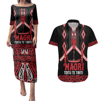 Toitu Te Tiriti Waitangi Couples Matching Puletasi and Hawaiian Shirt Black Wharenui House LT9 Black - Polynesian Pride