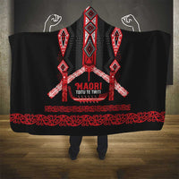 Toitu Te Tiriti Waitangi Hooded Blanket Black Wharenui House - Polynesian Pride