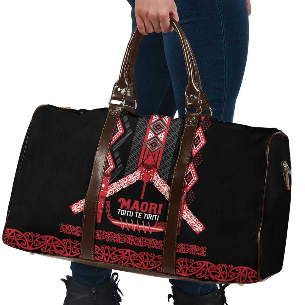 Toitu Te Tiriti Waitangi Travel Bag Black Wharenui House LT9 - Polynesian Pride