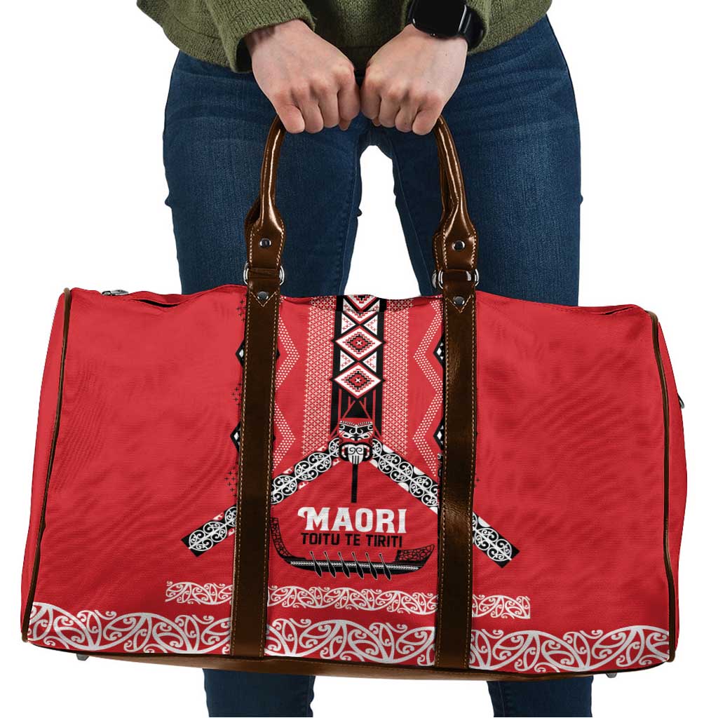 Toitu Te Tiriti Waitangi Travel Bag Red Wharenui House LT9 Red - Polynesian Pride