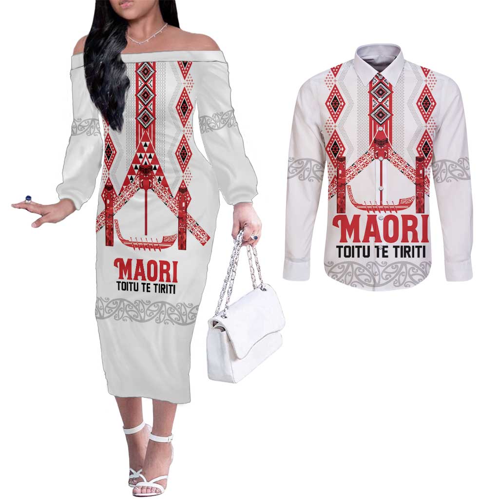 Toitu Te Tiriti Waitangi Couples Matching Off The Shoulder Long Sleeve Dress and Long Sleeve Button Shirt White Wharenui House - Polynesian Pride