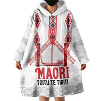Toitu Te Tiriti Waitangi Wearable Blanket Hoodie White Wharenui House LT9 - Polynesian Pride
