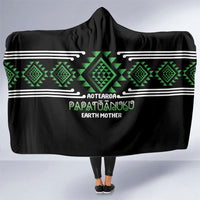 Aotearoa Atua Papatuanuku Hooded Blanket Maori Earth Mother Taniko Motifs LT14 One Size Green - Polynesian Pride