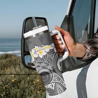 Gray Polynesian Tribal Frangipani Tropical Vibe Tumbler With Handle