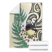 Endemic Tomtit New Zealand Blanket Miromiro Manuka Silver Fern Maori Pattern LT14 - Polynesian Pride