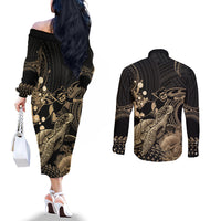 Gold Aloha Hawaii Couples Matching Off The Shoulder Long Sleeve Dress and Long Sleeve Button Shirt Snorkeling With Sea Turtle Polynesian Pattern