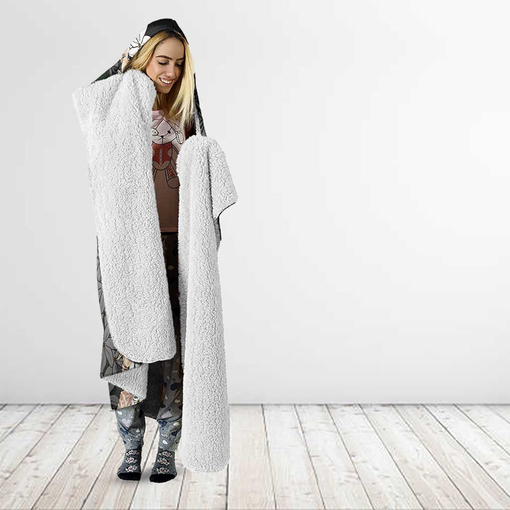 Cook Islands Tiare Maori With Conch Shell Hooded Blanket Pasifika Fest Polynesian Tattoo Black