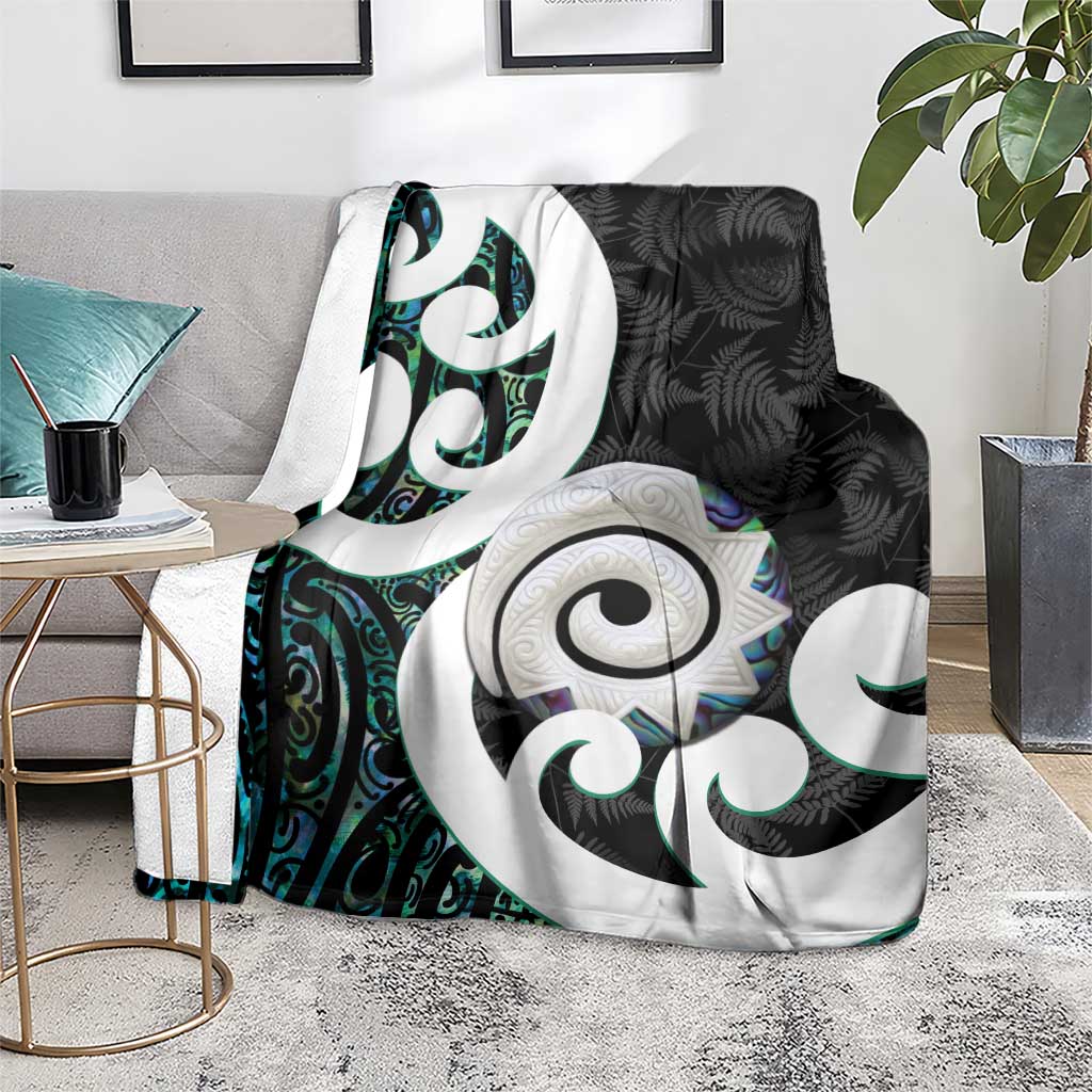 Aotearoa Koru Blanket Cyan Maori Paua Shell Mix Silver Fern