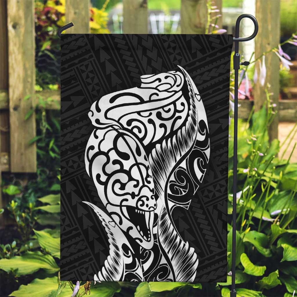 New Zealand Eel Garden Flag Tuna Aotearoa Maori Patten - Black LT14 Garden Flag Black - Polynesian Pride