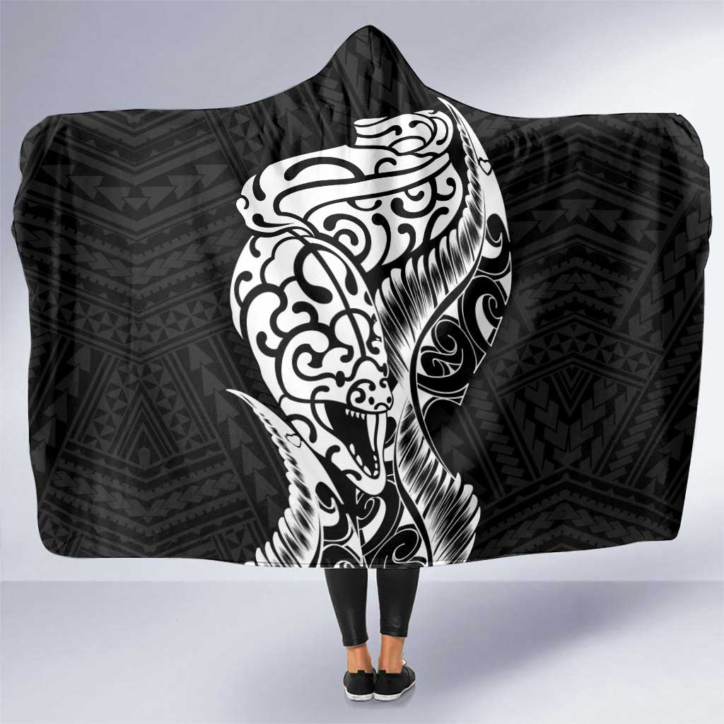 New Zealand Eel Hooded Blanket Tuna Aotearoa Maori Patten - Black LT14 One Size Black - Polynesian Pride