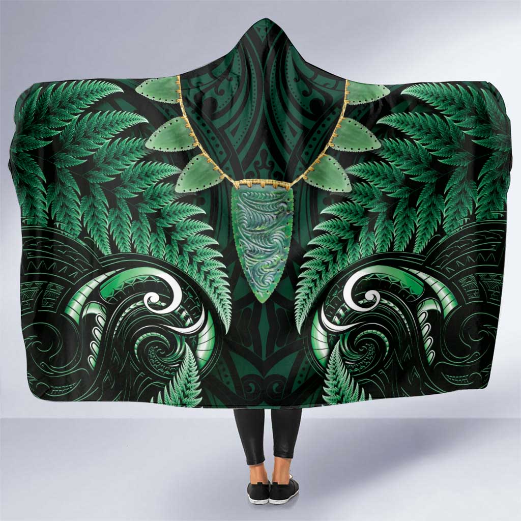 Aotearoa Pounamu Niho Hooded Blanket Silver Fern Mix Maori Pattern - Green LT14 One Size Green - Polynesian Pride