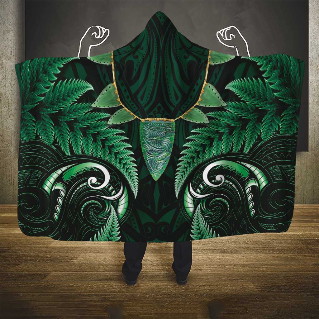 Aotearoa Pounamu Niho Hooded Blanket Silver Fern Mix Maori Pattern - Green LT14 - Polynesian Pride