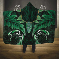 Aotearoa Pounamu Niho Hooded Blanket Silver Fern Mix Maori Pattern - Green LT14 - Polynesian Pride