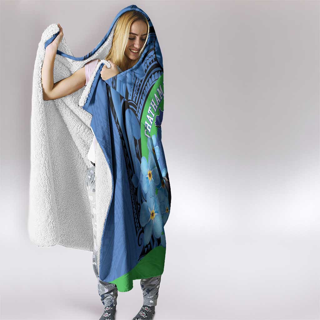 New Zealand Chatham Islands Hooded Blanket Wharekauri Forget Me Not With Black Robin LT14 - Polynesian Pride