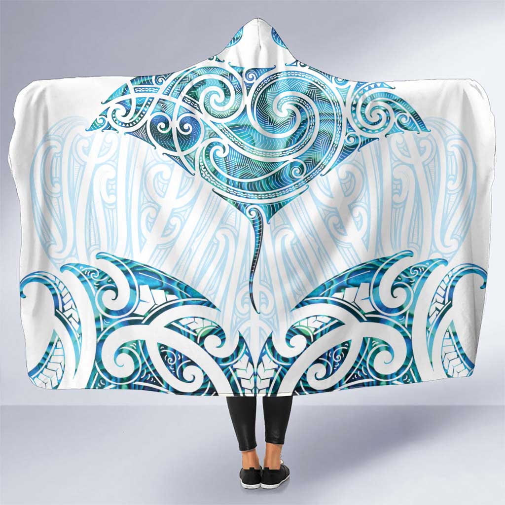 New Zealand Manta Ray Tattoo Hooded Blanket Aotearoa Maori Haehae Paua Shell - Polynesian Pride