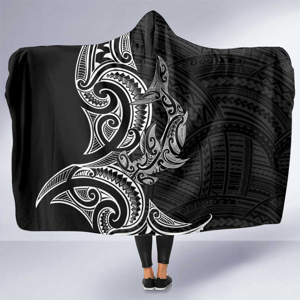 New Zealand Hammerhead Shark Hooded Blanket Maori Haehae Mangopare Black - Polynesian Pride