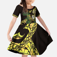 Yellow New Zealand Kowhai And Piwakawaka Kid Short Sleeve Dress Maori Ngaru Paua Shell