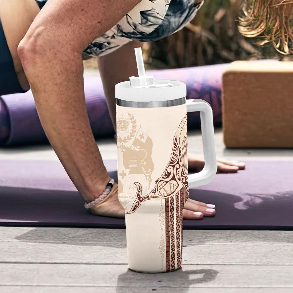 Swimming With Humpback Whales Season Tonga Tumbler With Handle Tongan Tofuaa Ngatu Pattern Brown LT14 - Polynesian Pride