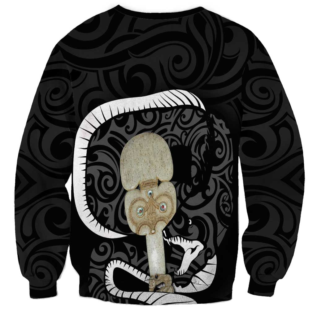 Black New Zealand Eel Sweatshirt Aotearoa Maori Tuna With Kotiate Weapon LT14 - Polynesian Pride