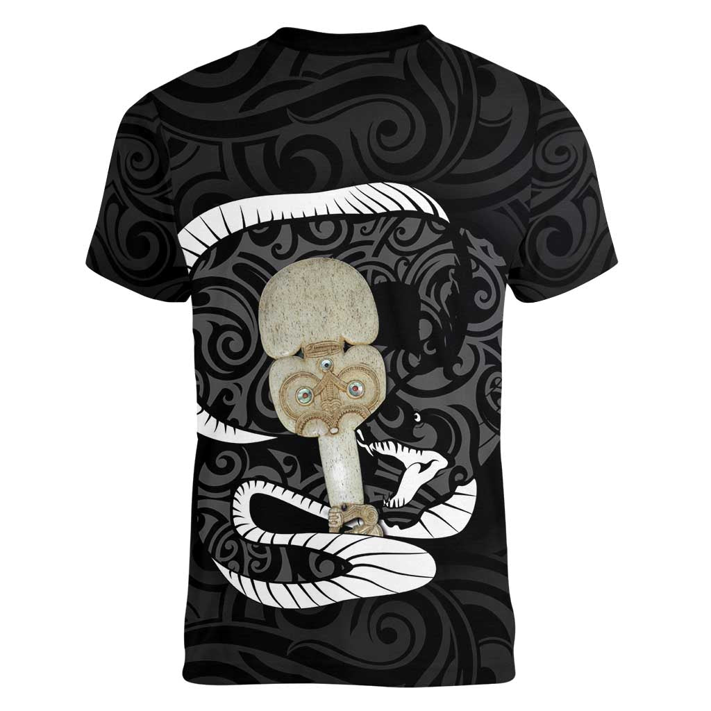 Black New Zealand Eel Women V-Neck T-Shirt Aotearoa Maori Tuna With Kotiate Weapon