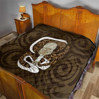 Gold New Zealand Eel Quilt Aotearoa Maori Tuna With Kotiate Weapon