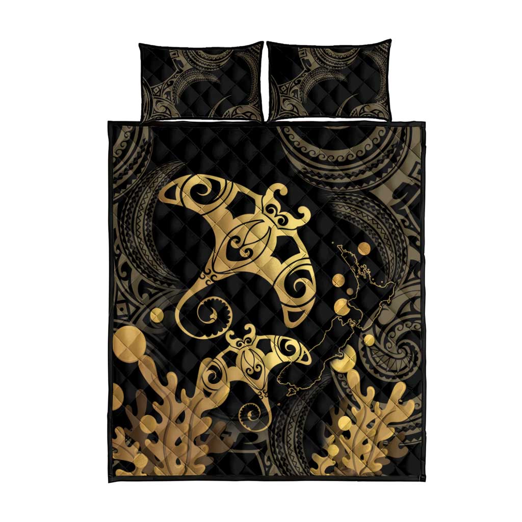 Black And Gold Aotearoa Whai Quilt Bed Set NZ Stingrays Maori Curves Style