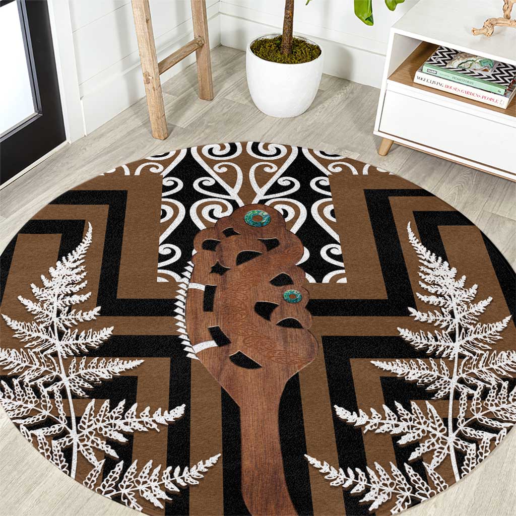 New Zealand Round Carpet Maori Maripi Knife With Poutama Art LT14 Brown - Polynesian Pride