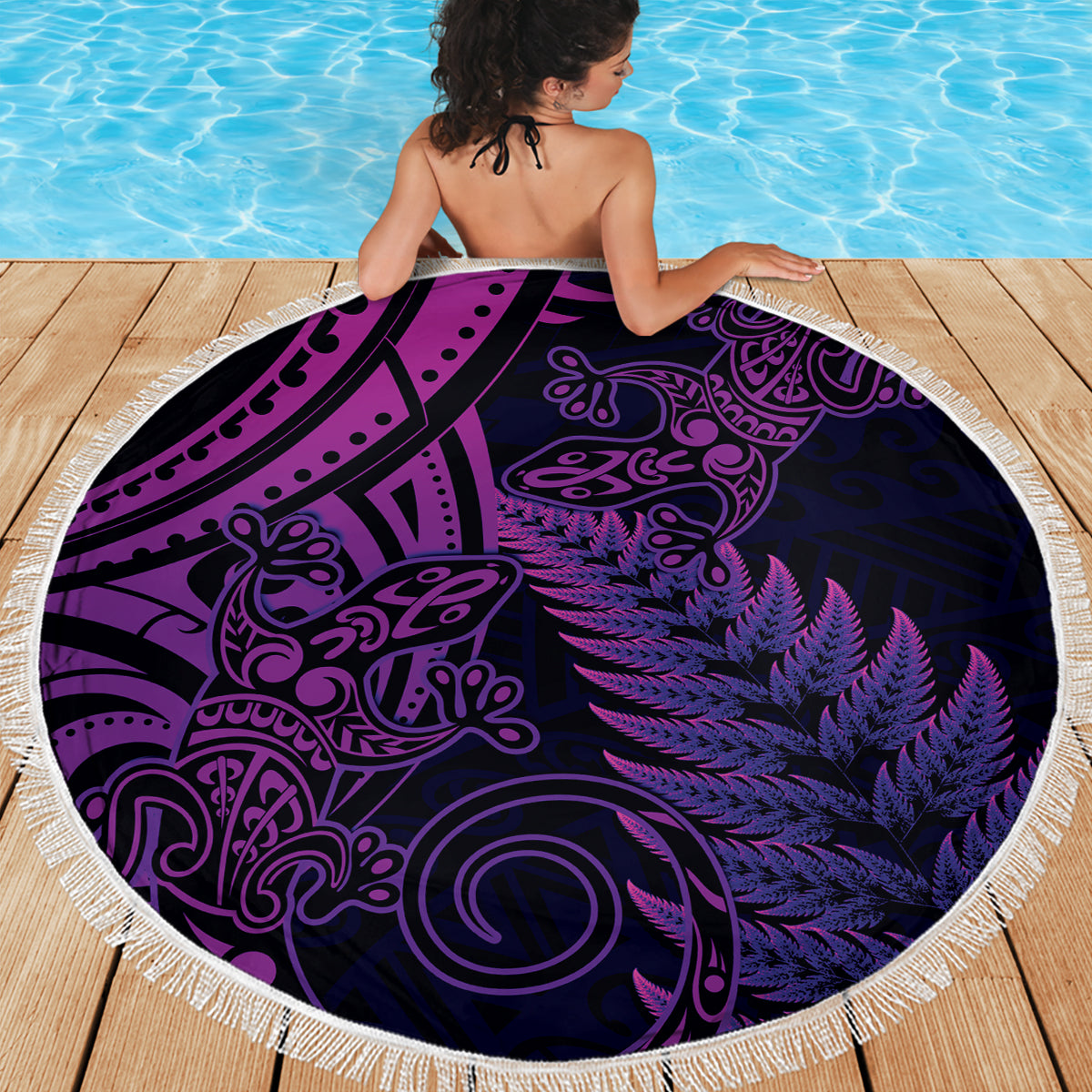New Zealand Lizard Beach Blanket Silver Fern Aotearoa Maori Purple Version