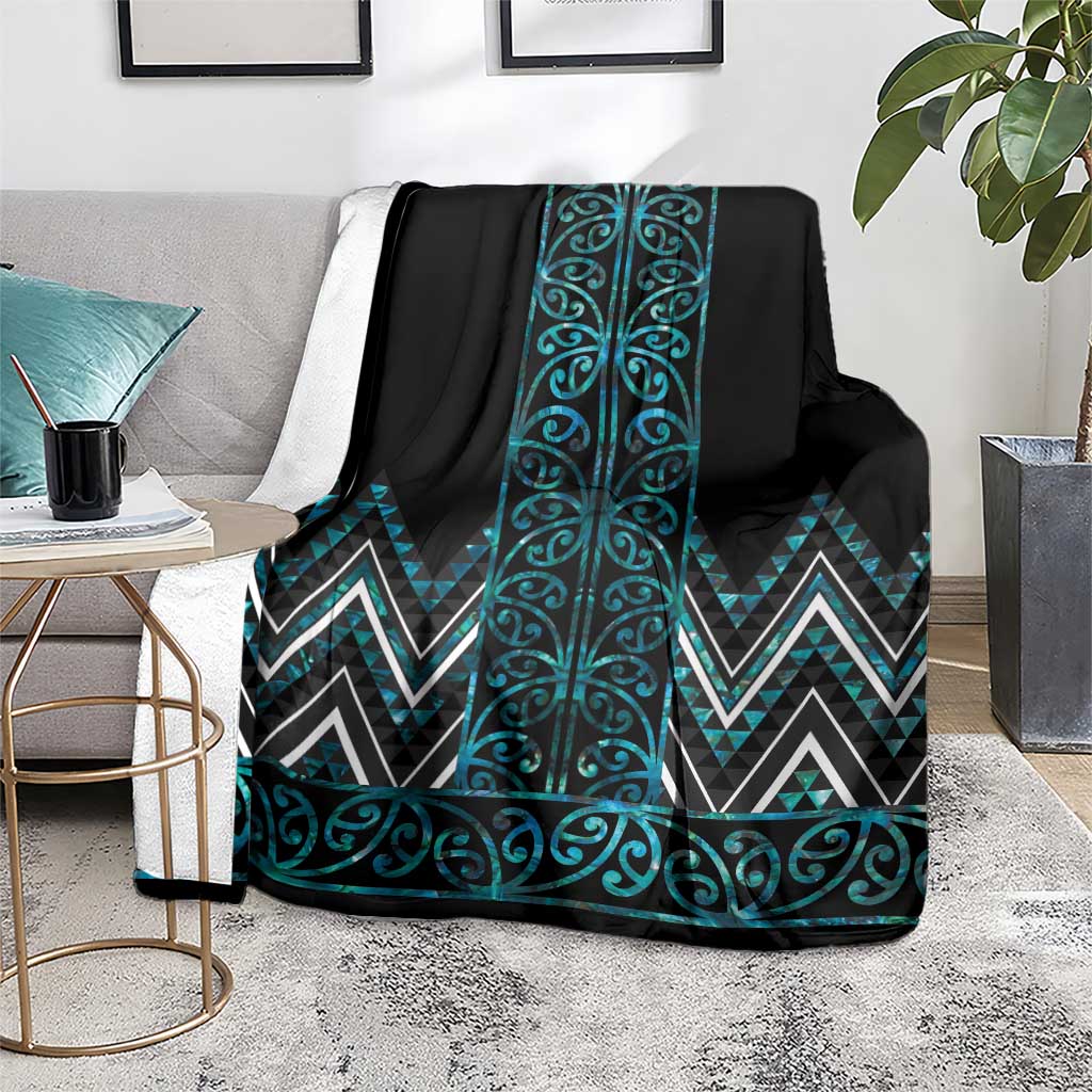 Paua Shell Aotearoa Mangopare Kowhaiwhai and Niho Taniwha Blanket Maori New Zealand