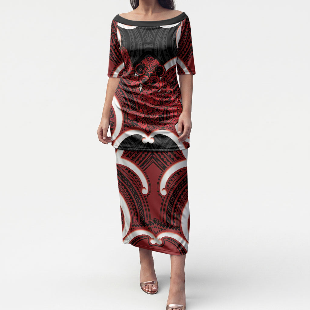Whero Aotearoa Atua Tumatauenga Personalised Puletasi Maori God Of War Tiki With Taiaha LT14 Long Dress Red - Polynesian Pride