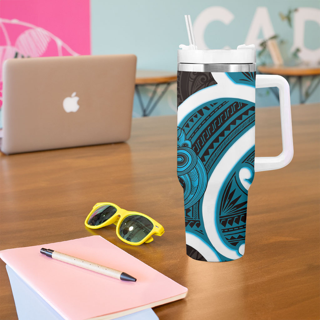 Kikorangi Aotearoa Atua Tumatauenga Tumbler With Handle Maori God Of War Tiki With Taiaha LT14 - Polynesian Pride