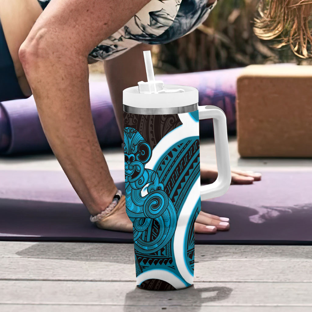 Kikorangi Aotearoa Atua Tumatauenga Tumbler With Handle Maori God Of War Tiki With Taiaha LT14 - Polynesian Pride