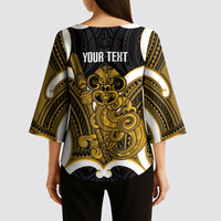 Kowhai Aotearoa Atua Tumatauenga Personalised Kimono Sleeve Blouse Maori God Of War Tiki With Taiaha LT14 - Polynesian Pride