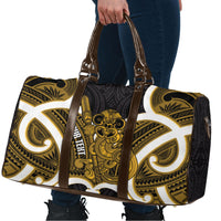 Kowhai Aotearoa Atua Tumatauenga Personalised Travel Bag Maori God Of War Tiki With Taiaha LT14 - Polynesian Pride