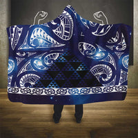 Matariki New Zealand Hooded Blanket NZ Niho Taniwha Maori New Year Blue Galaxy LT14 - Polynesian Pride