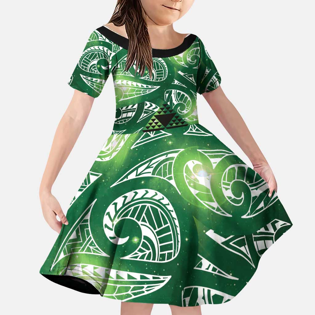 Matariki New Zealand Family Matching Long Sleeve Bodycon Dress and Hawaiian Shirt NZ Niho Taniwha Maori New Year Green Galaxy LT14 Daughter's Dress Green - Polynesian Pride