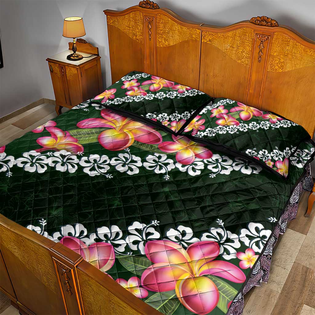 Green Polynesia Quilt Bed Set Plumeria With Hibiscus Pattern Tropical Vibes