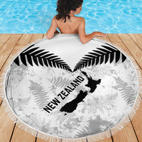 Custom New Zealand Silver Fern Football Beach Blanket Go Aotearoa Grunge White - Polynesian Pride