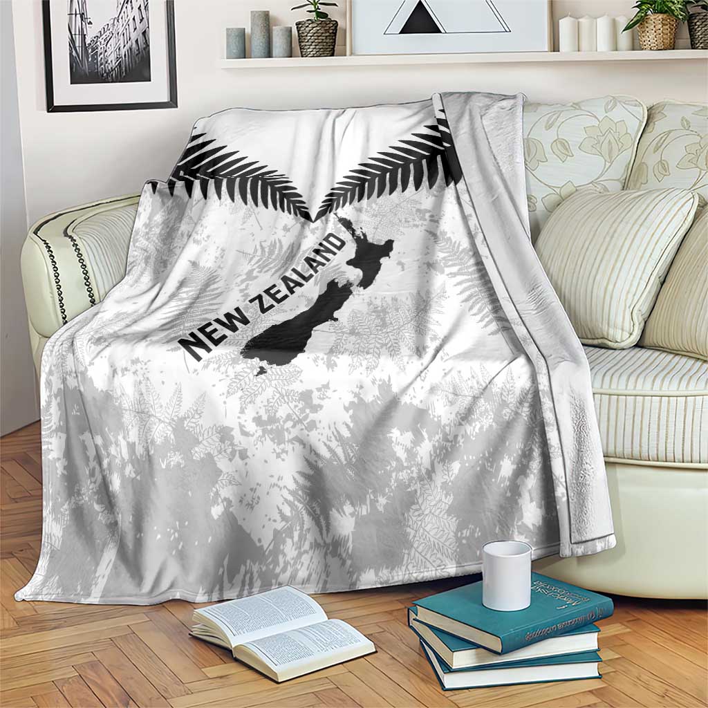 Custom New Zealand Silver Fern Football Blanket Go Aotearoa Grunge White - Polynesian Pride