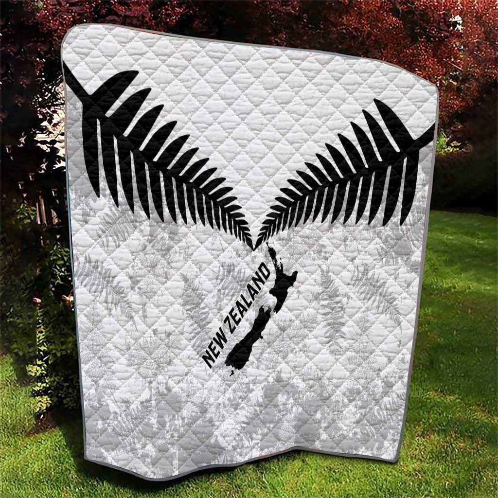 Custom New Zealand Silver Fern Football Quilt Go Aotearoa Grunge White - Polynesian Pride